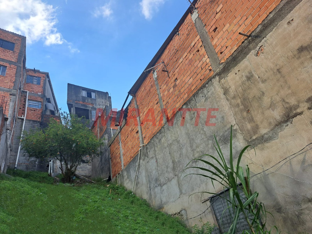 Terreno de 0m² em Jardim Campo Limpo (Zona Norte)