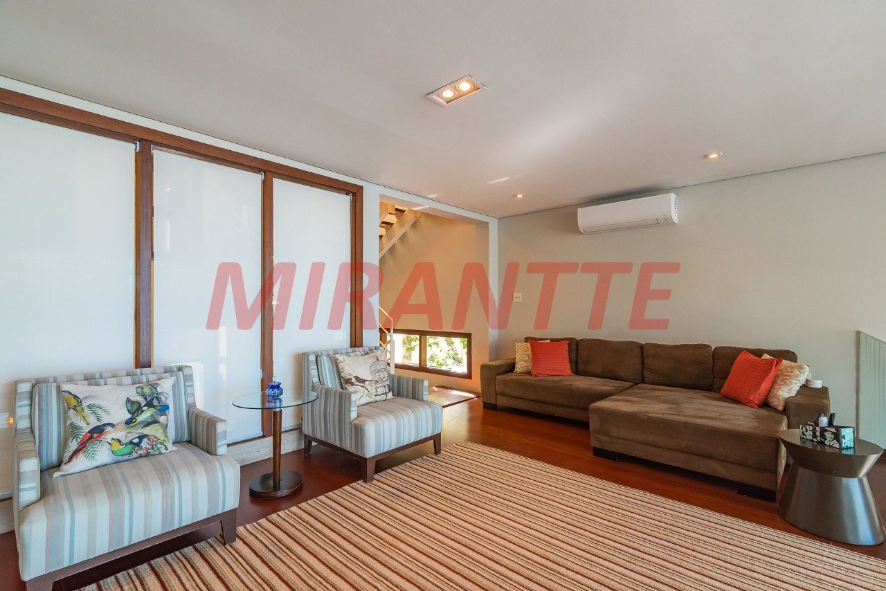 Cond. fechado de 220m² com 4 quartos em Balneário Praia do Pernambuco