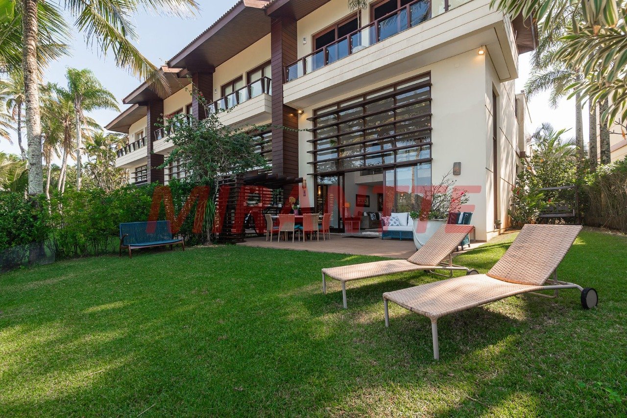 Cond. fechado de 220m² com 4 quartos em Balneário Praia do Pernambuco
