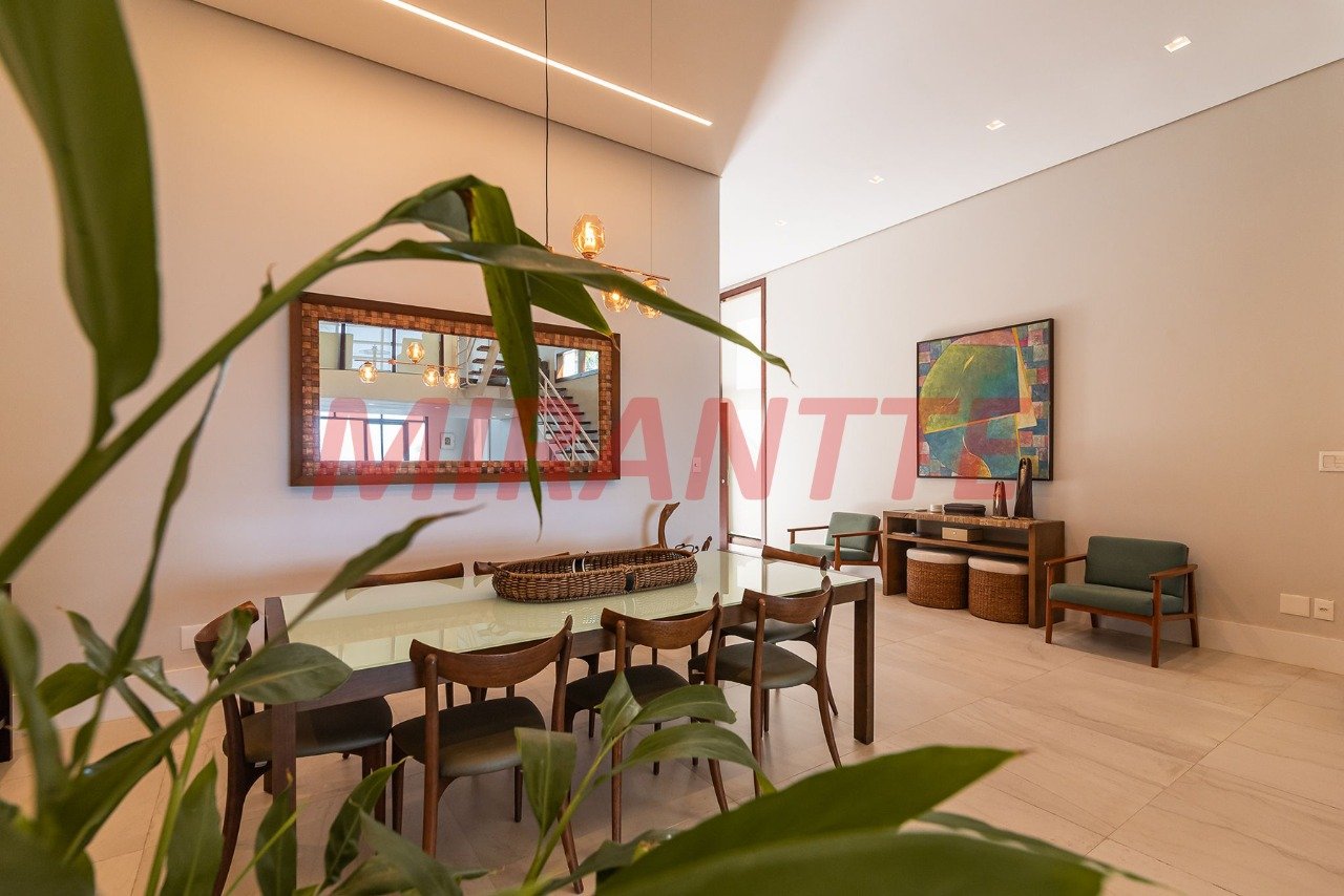 Cond. fechado de 220m² com 4 quartos em Balneário Praia do Pernambuco