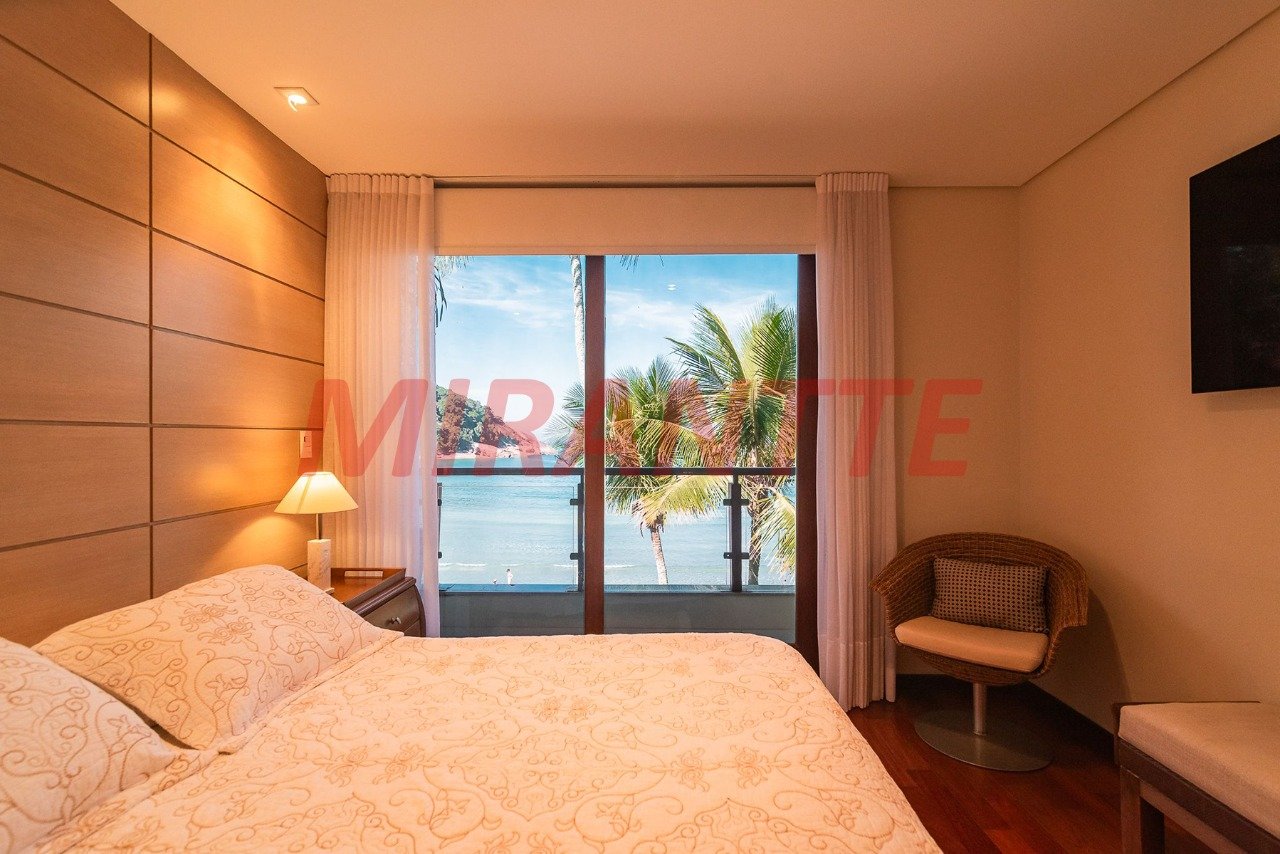 Cond. fechado de 220m² com 4 quartos em Balneário Praia do Pernambuco