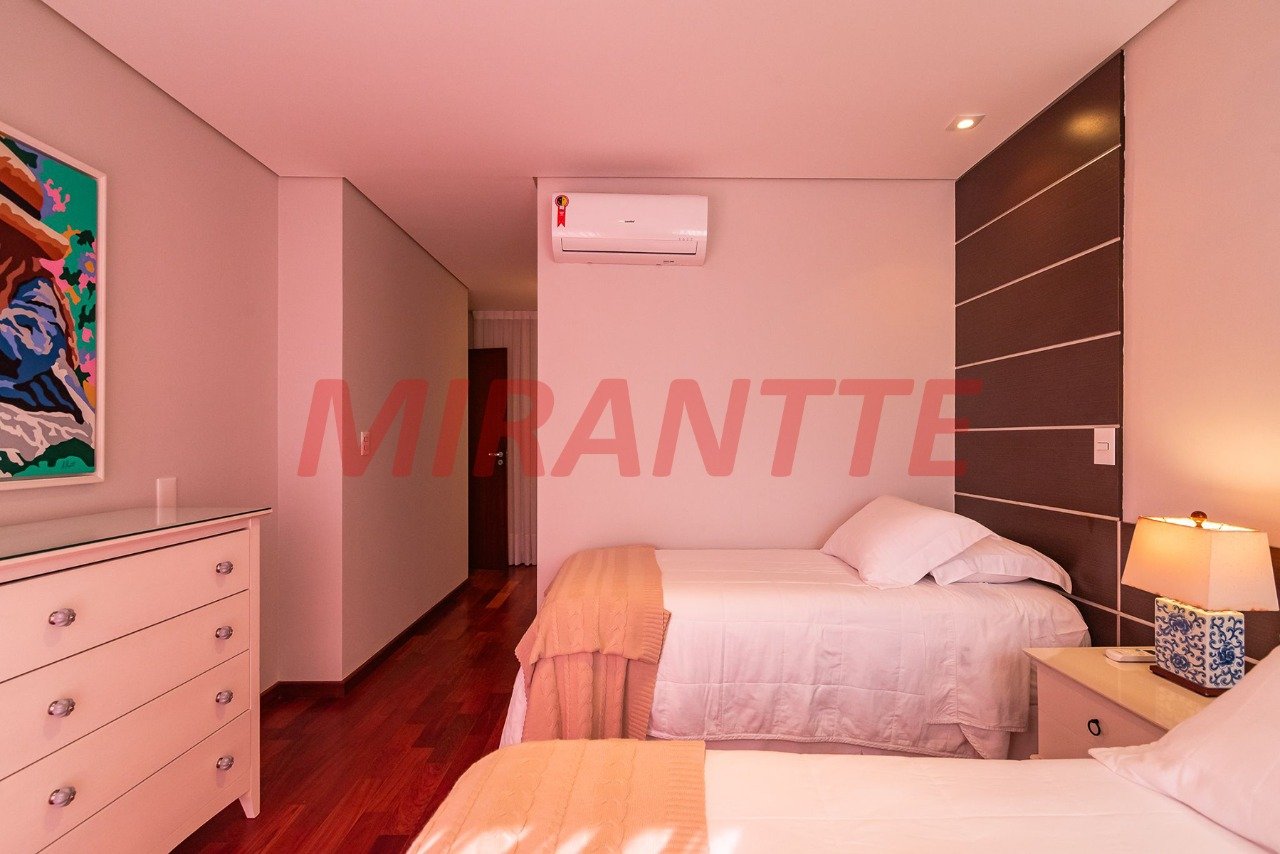 Cond. fechado de 220m² com 4 quartos em Balneário Praia do Pernambuco