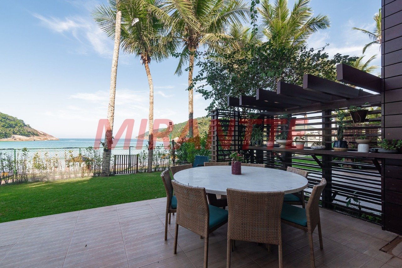 Cond. fechado de 220m² com 4 quartos em Balneário Praia do Pernambuco