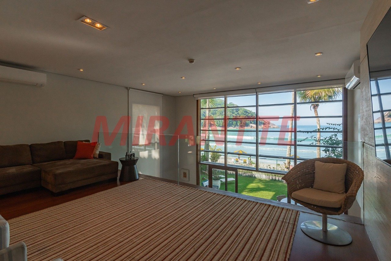 Cond. fechado de 220m² com 4 quartos em Balneário Praia do Pernambuco