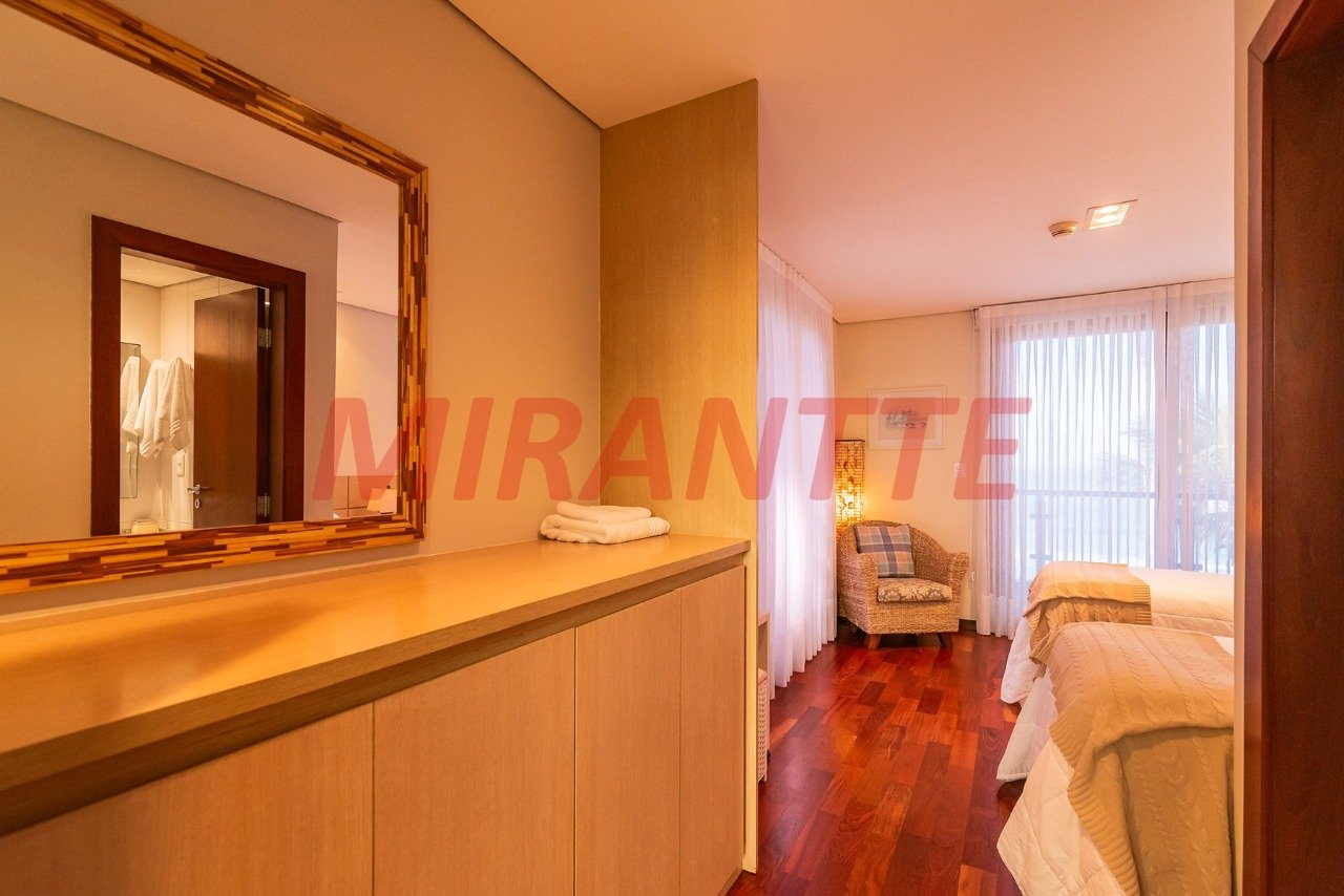 Cond. fechado de 220m² com 4 quartos em Balneário Praia do Pernambuco