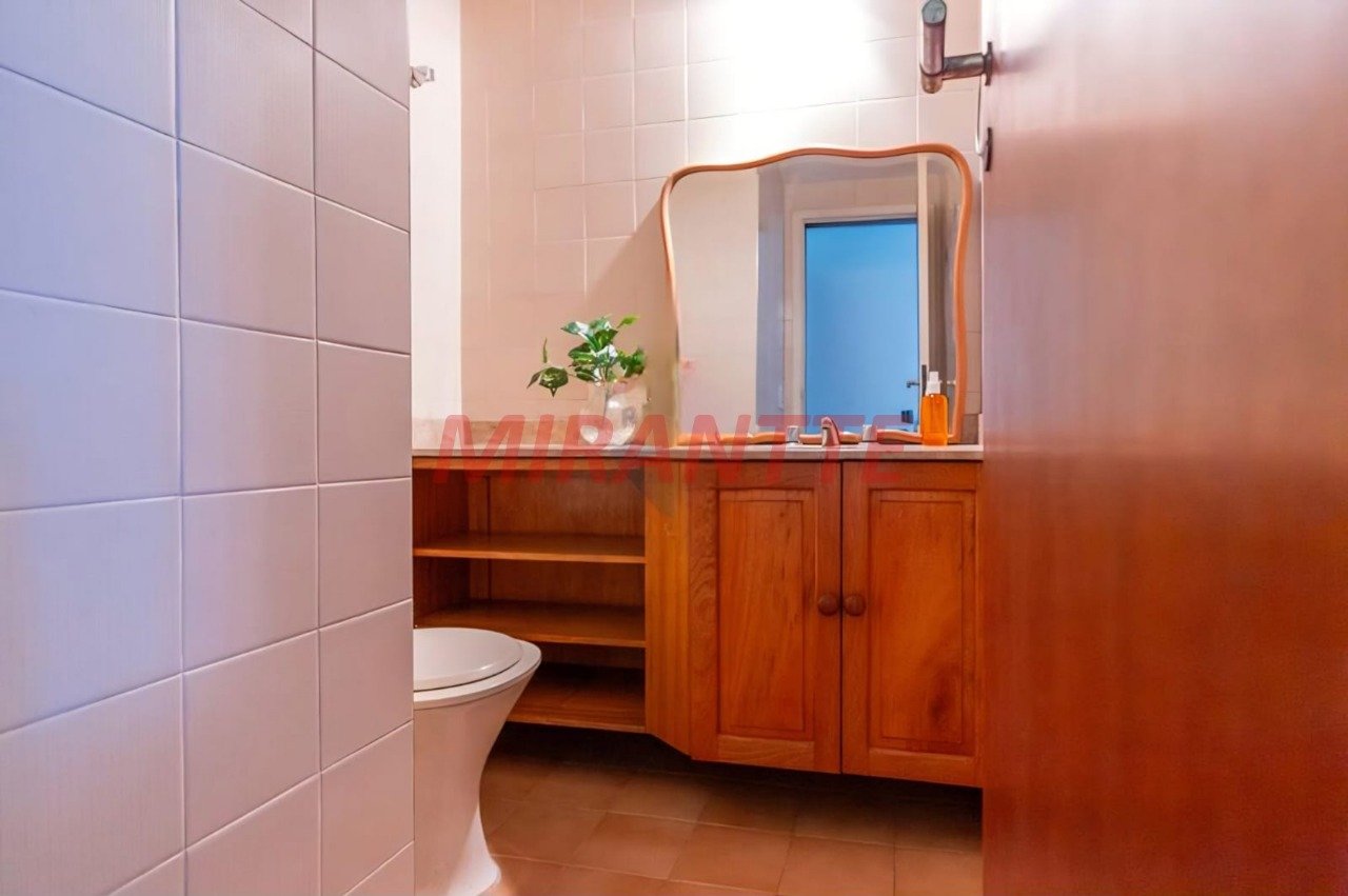 Apartamento de 146m² com 4 quartos em Moema