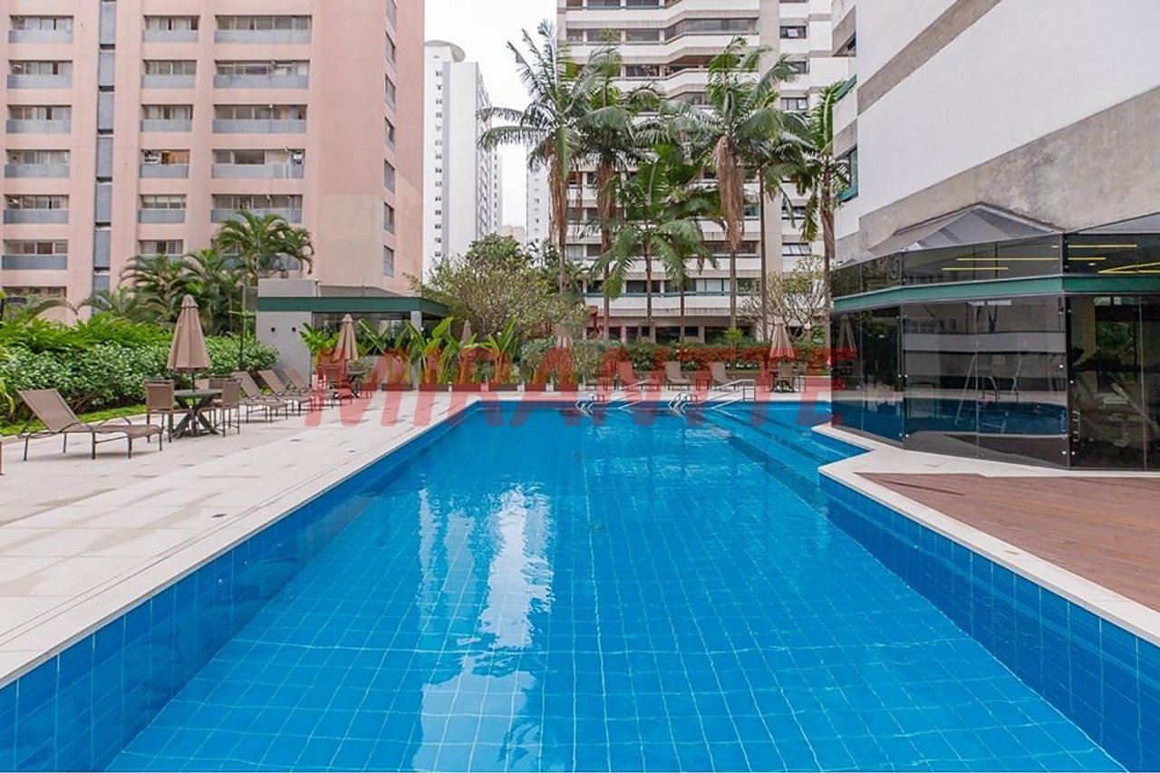 Apartamento de 146m² com 4 quartos em Moema