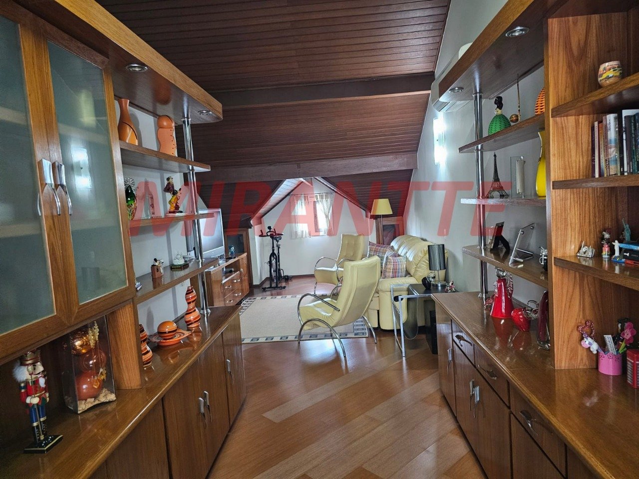 Sobrado de 286m² com 4 quartos em Tucuruvi