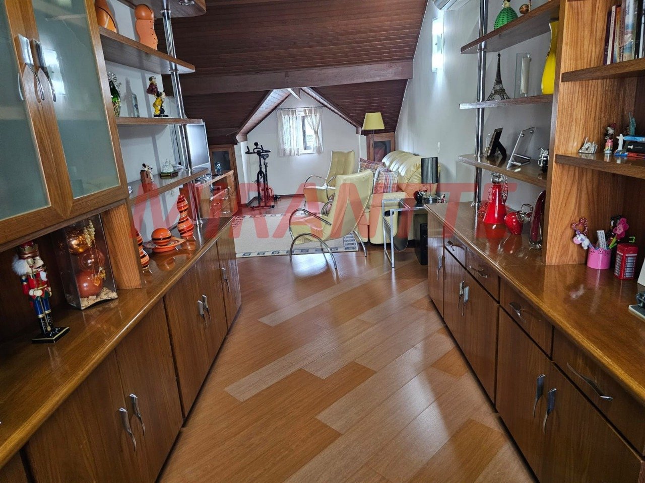 Sobrado de 286m² com 4 quartos em Tucuruvi