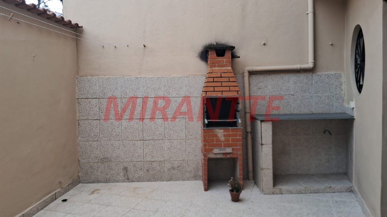 Sobrado de 110m² com 3 quartos em Água Fria