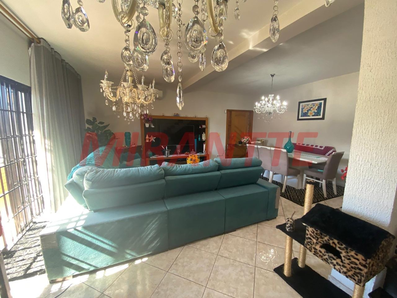 Sobrado de 261m² com 5 quartos em Sítio Do Morro