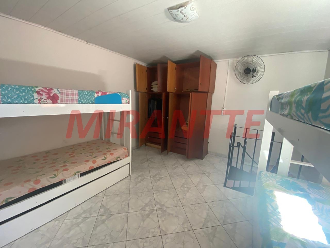 Sobrado de 261m² com 5 quartos em Sítio Do Morro