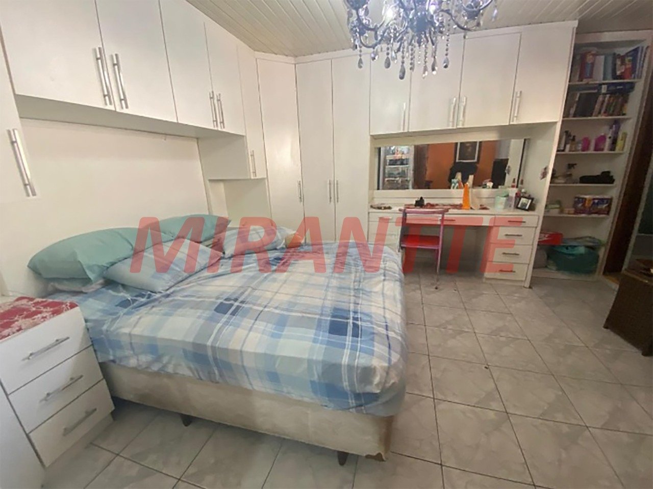 Sobrado de 261m² com 5 quartos em Sítio Do Morro