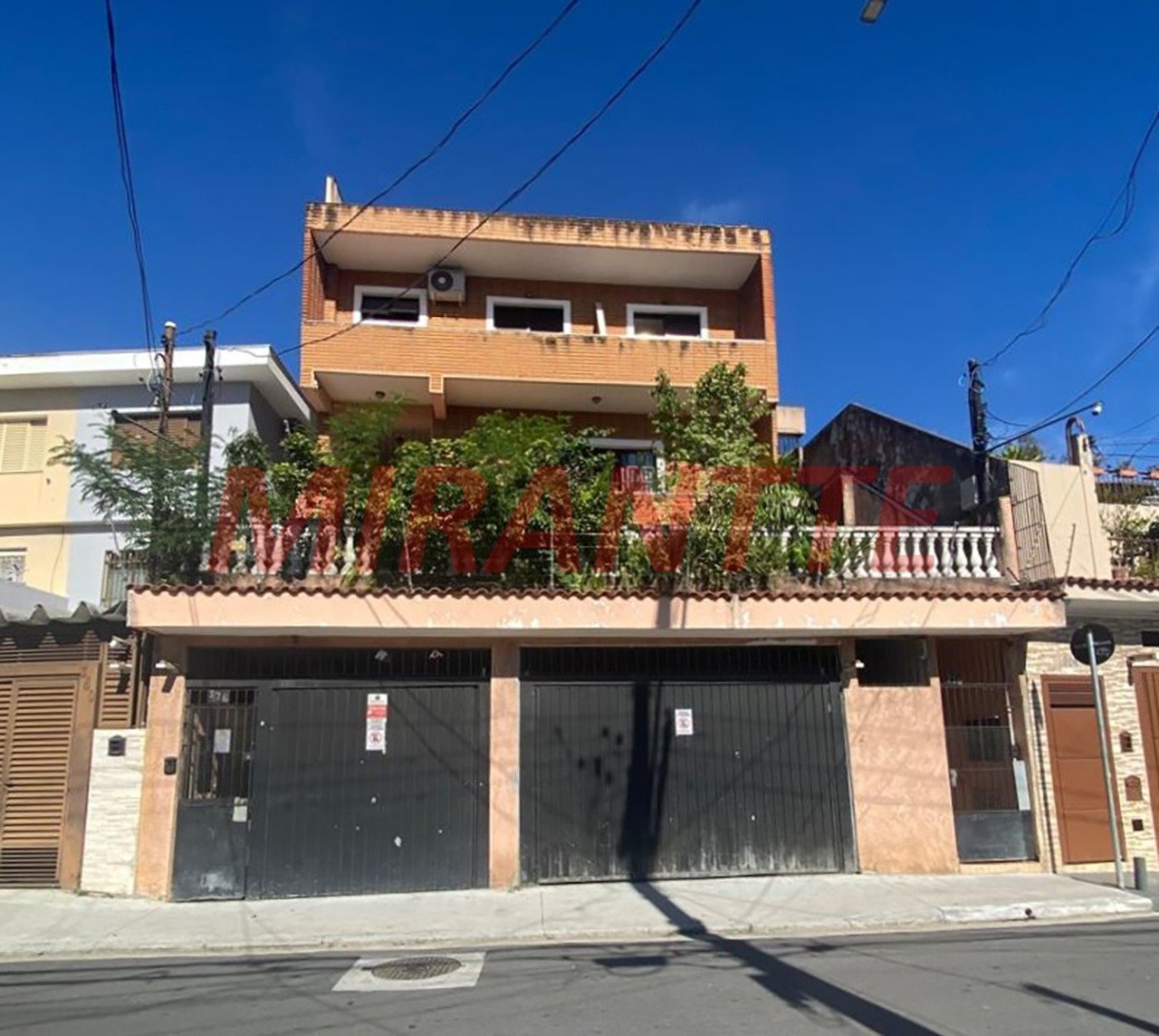 Sobrado de 261m² com 5 quartos em Sítio Do Morro