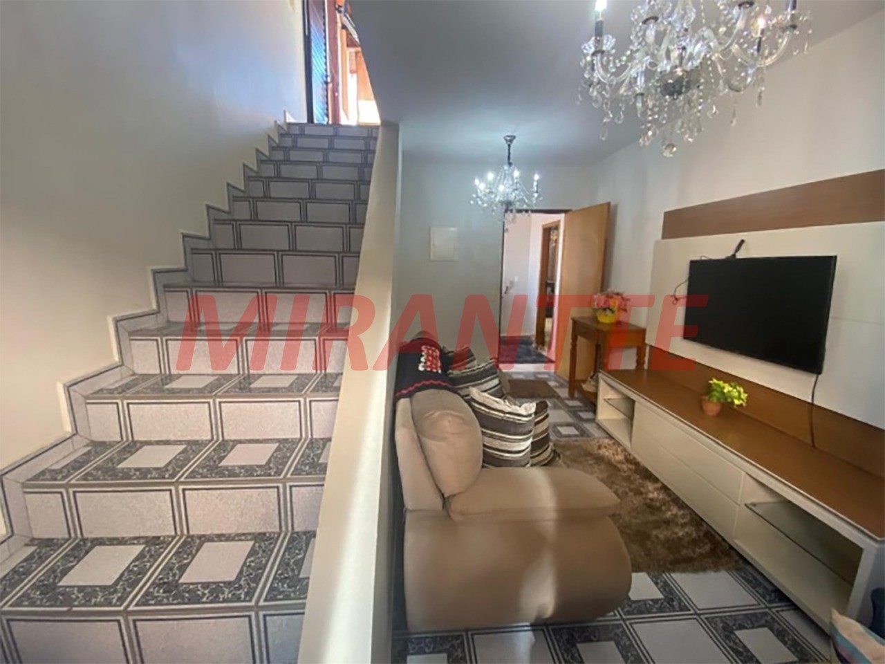 Sobrado de 261m² com 5 quartos em Sítio Do Morro