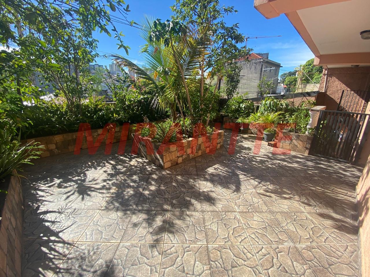 Sobrado de 261m² com 5 quartos em Sítio Do Morro