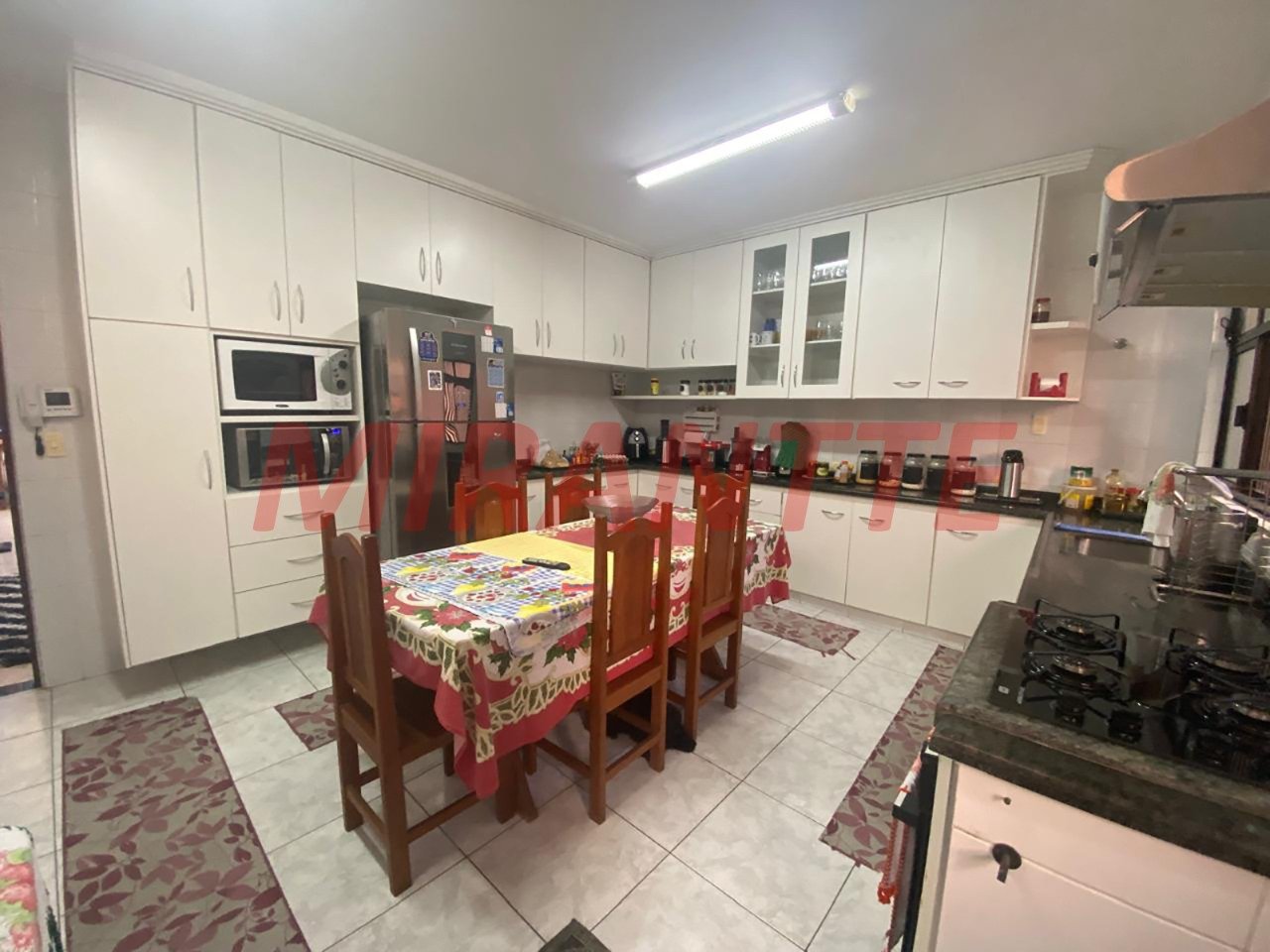 Sobrado de 261m² com 5 quartos em Sítio Do Morro