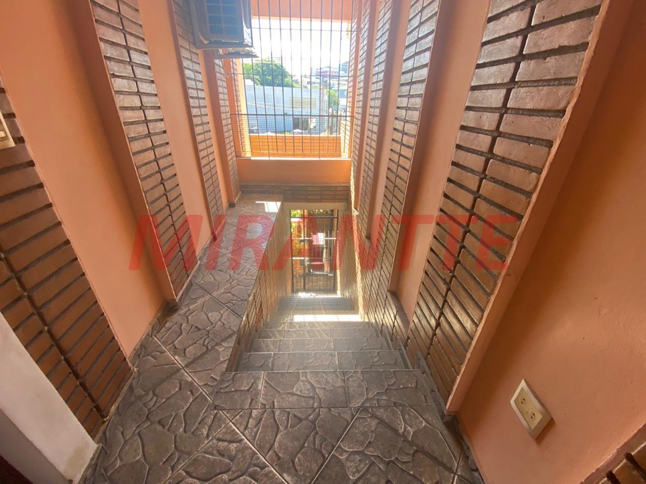 Sobrado de 261m² com 5 quartos em Sítio Do Morro