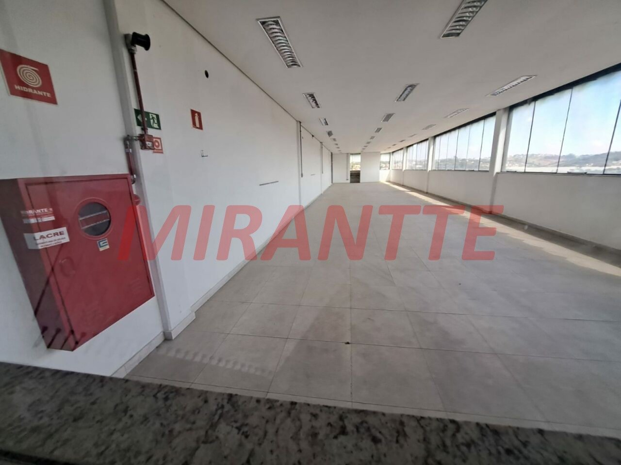 Galpao de 5600m² em Taboão