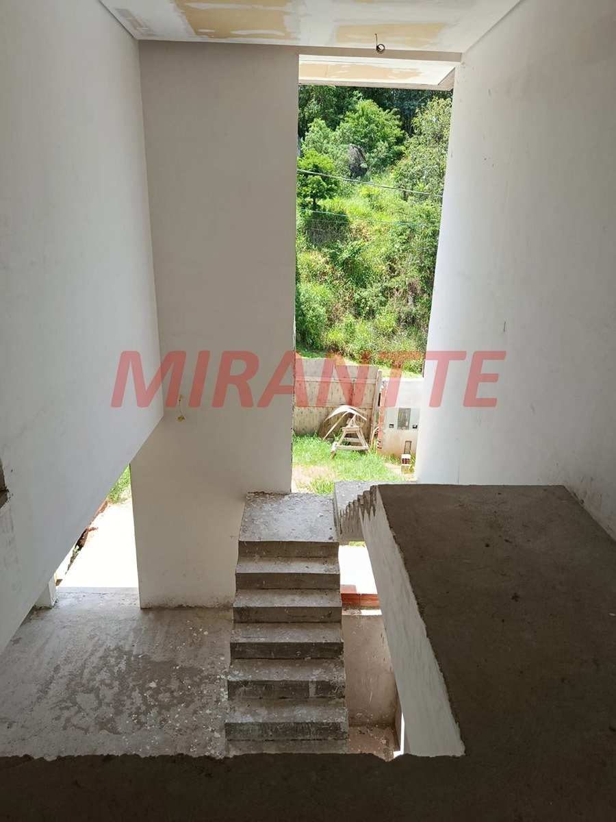 Cond. fechado de 353m² com 3 quartos em Vila Francos