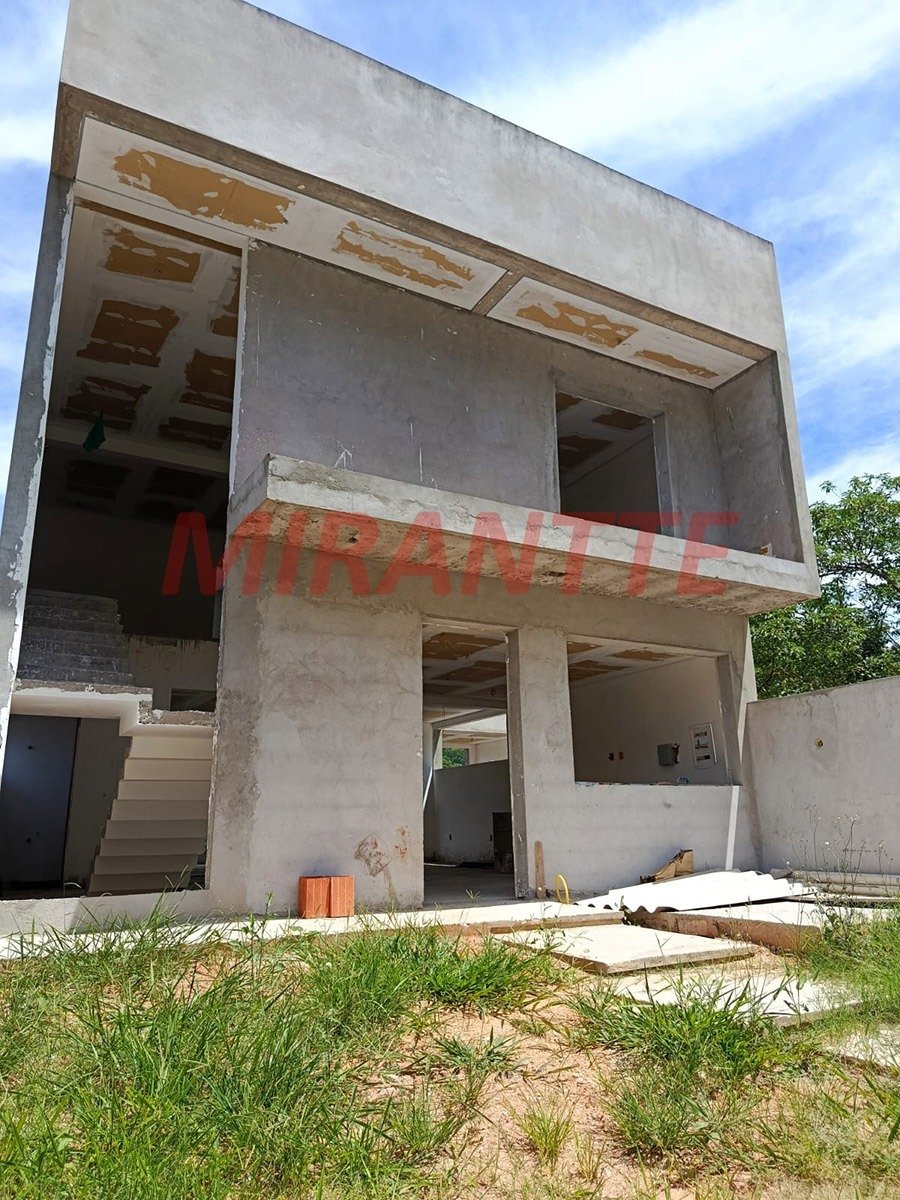 Cond. fechado de 353m² com 3 quartos em Vila Francos