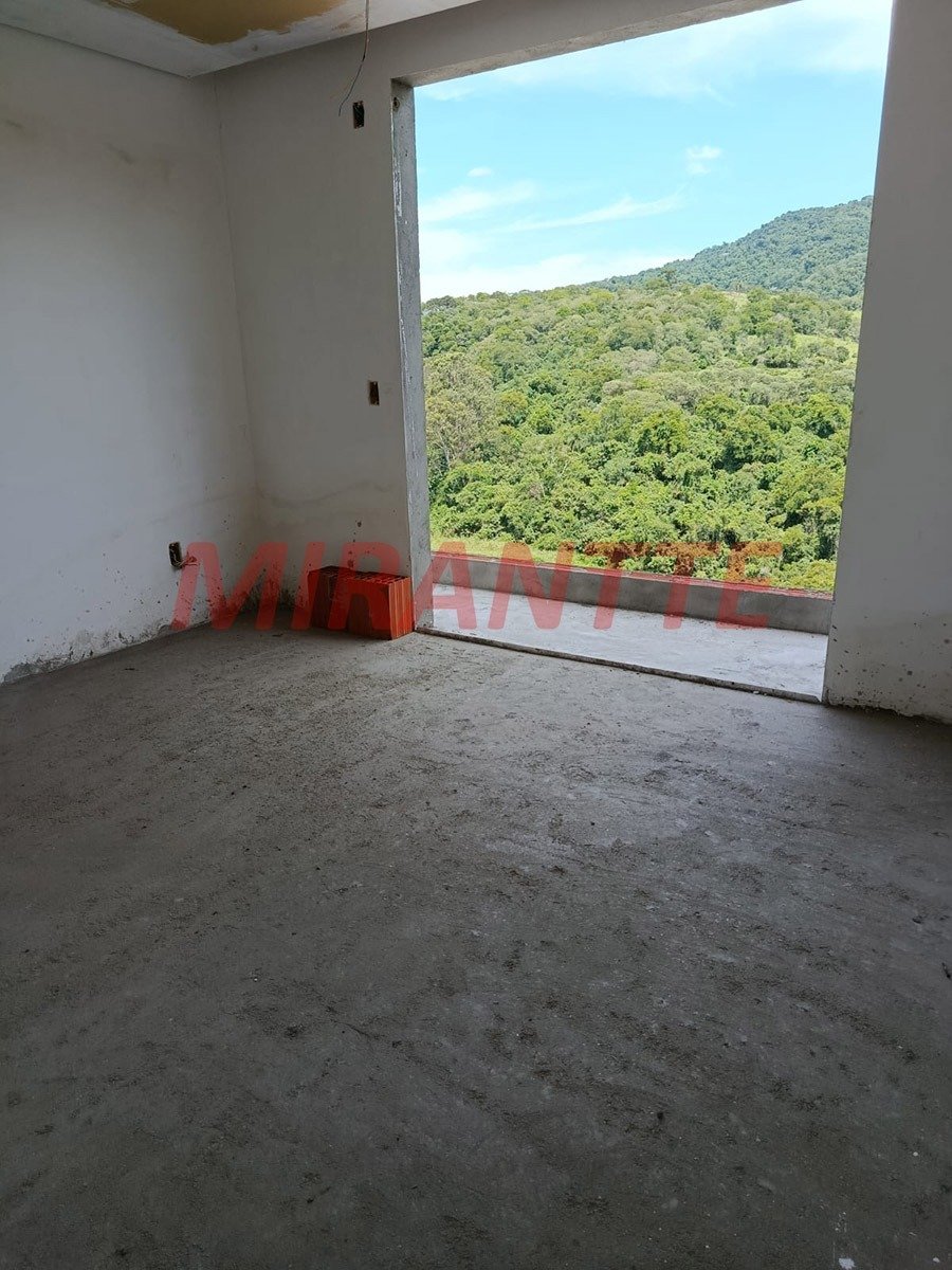 Cond. fechado de 353m² com 3 quartos em Vila Francos