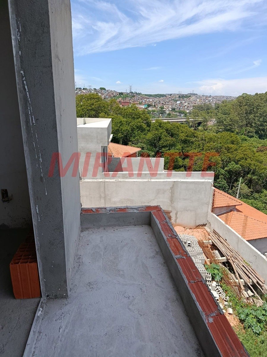 Cond. fechado de 353m² com 3 quartos em Vila Francos