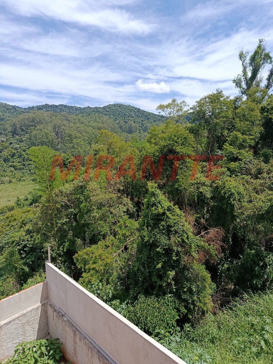 Cond. fechado de 353m² com 3 quartos em Vila Francos