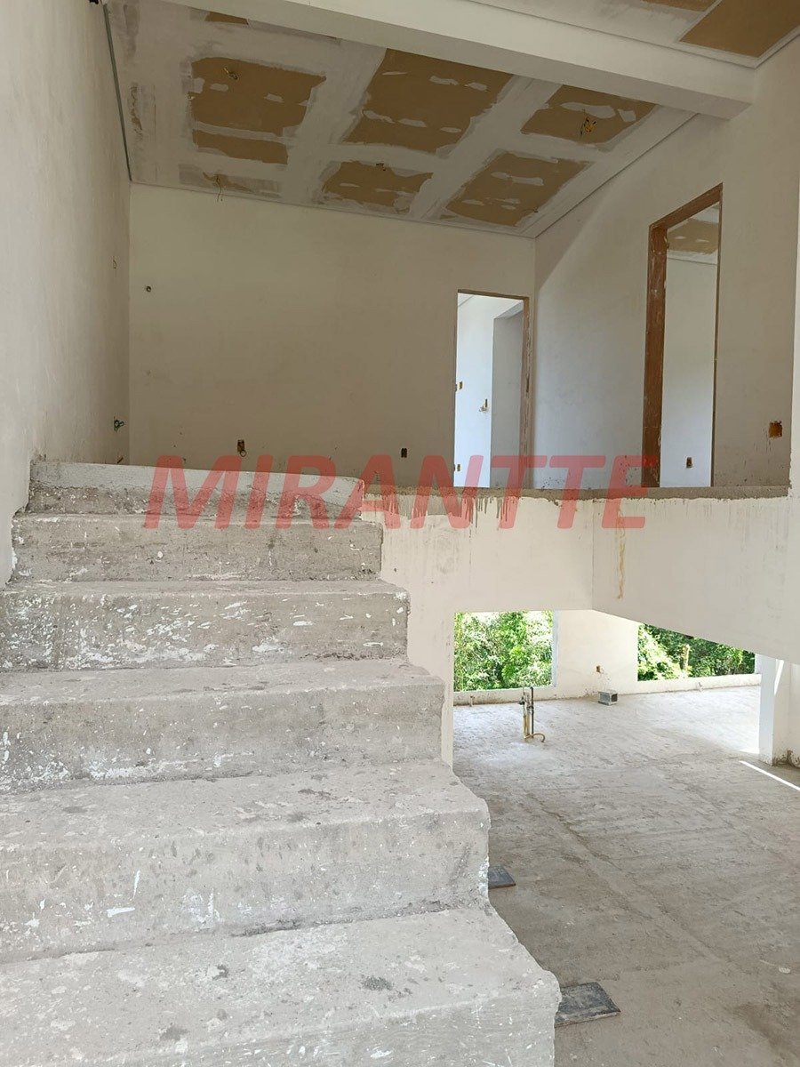 Cond. fechado de 353m² com 3 quartos em Vila Francos