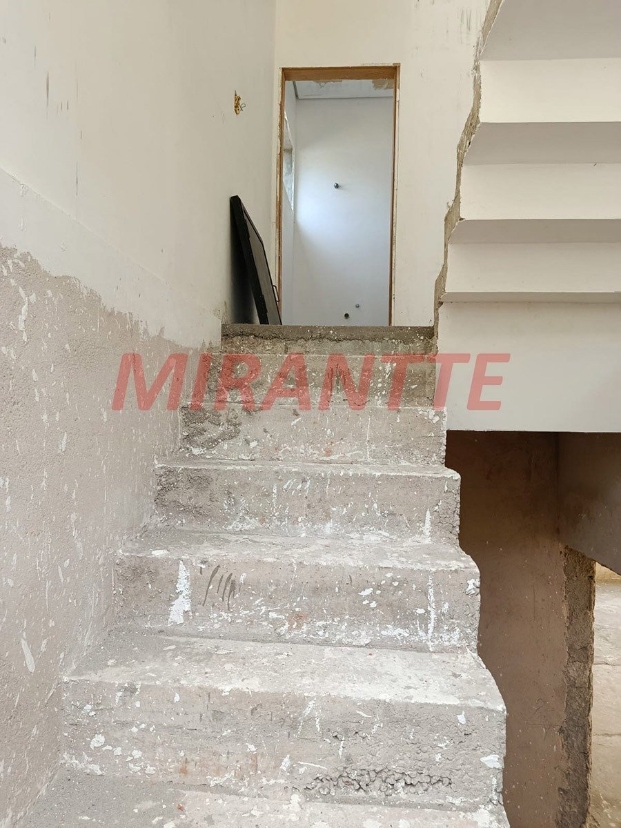 Cond. fechado de 353m² com 3 quartos em Vila Francos