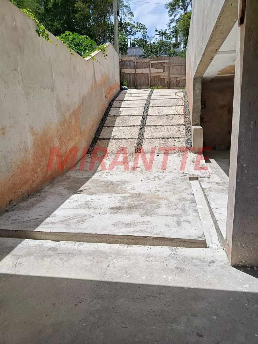 Cond. fechado de 353m² com 3 quartos em Vila Francos