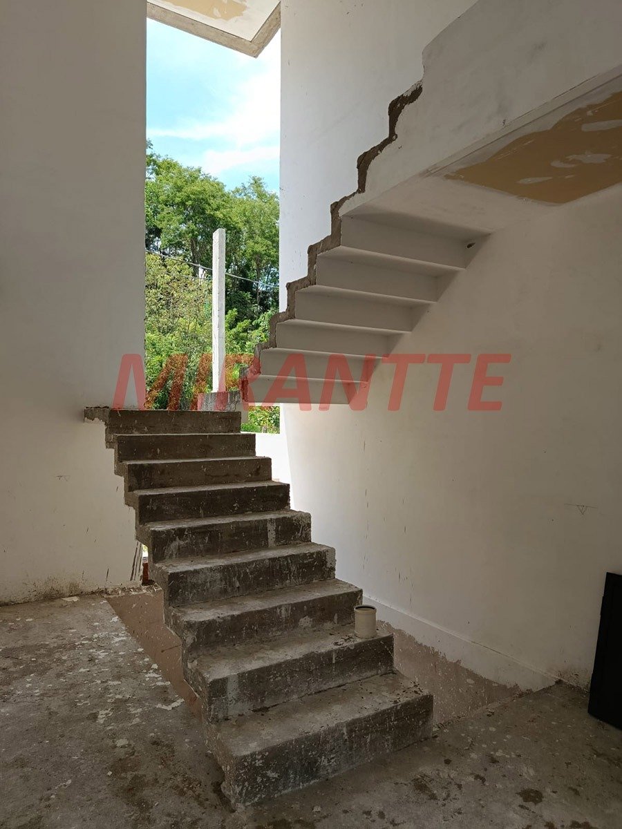 Cond. fechado de 353m² com 3 quartos em Vila Francos