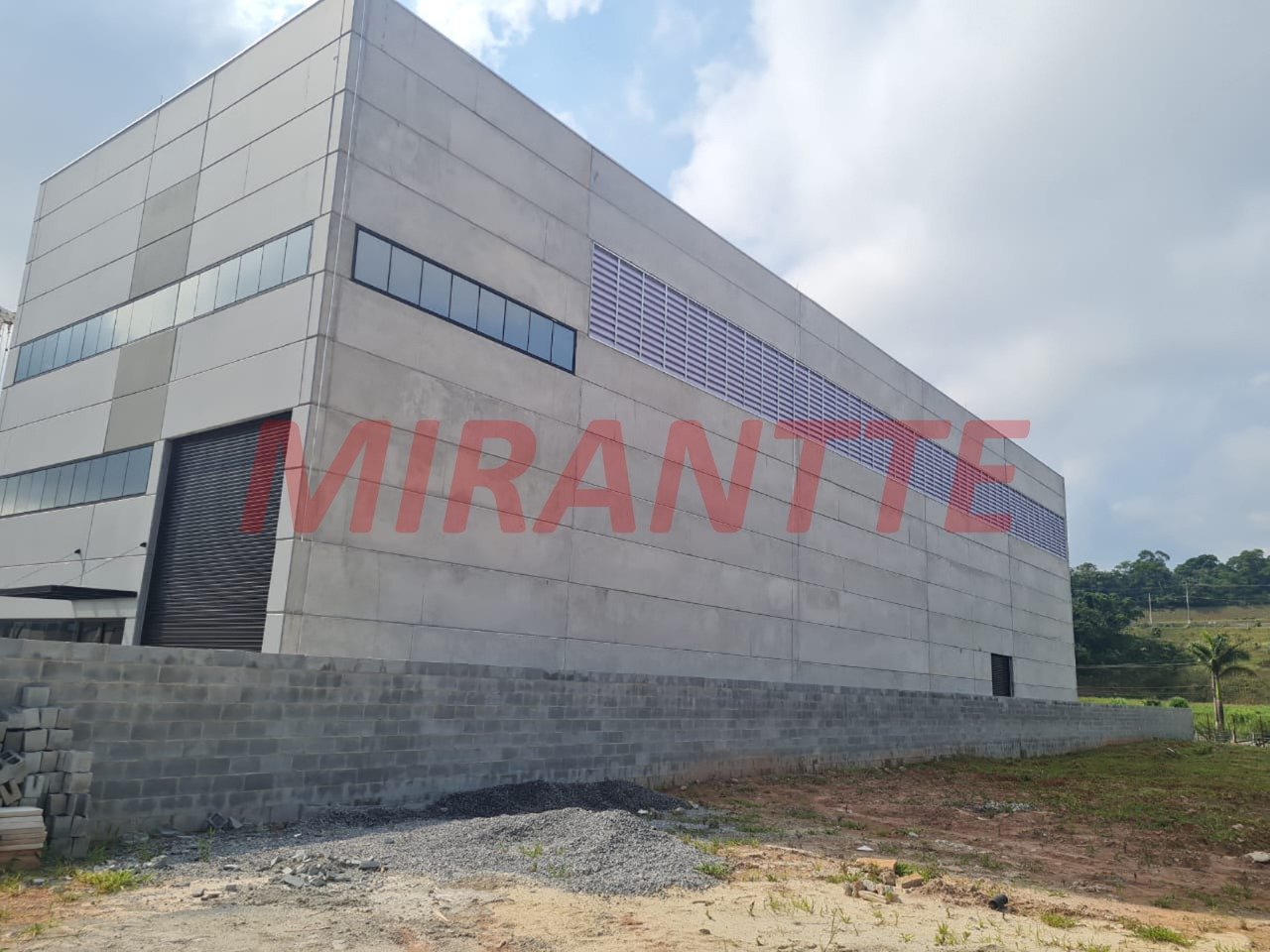 Galpao de 930m² em Portão