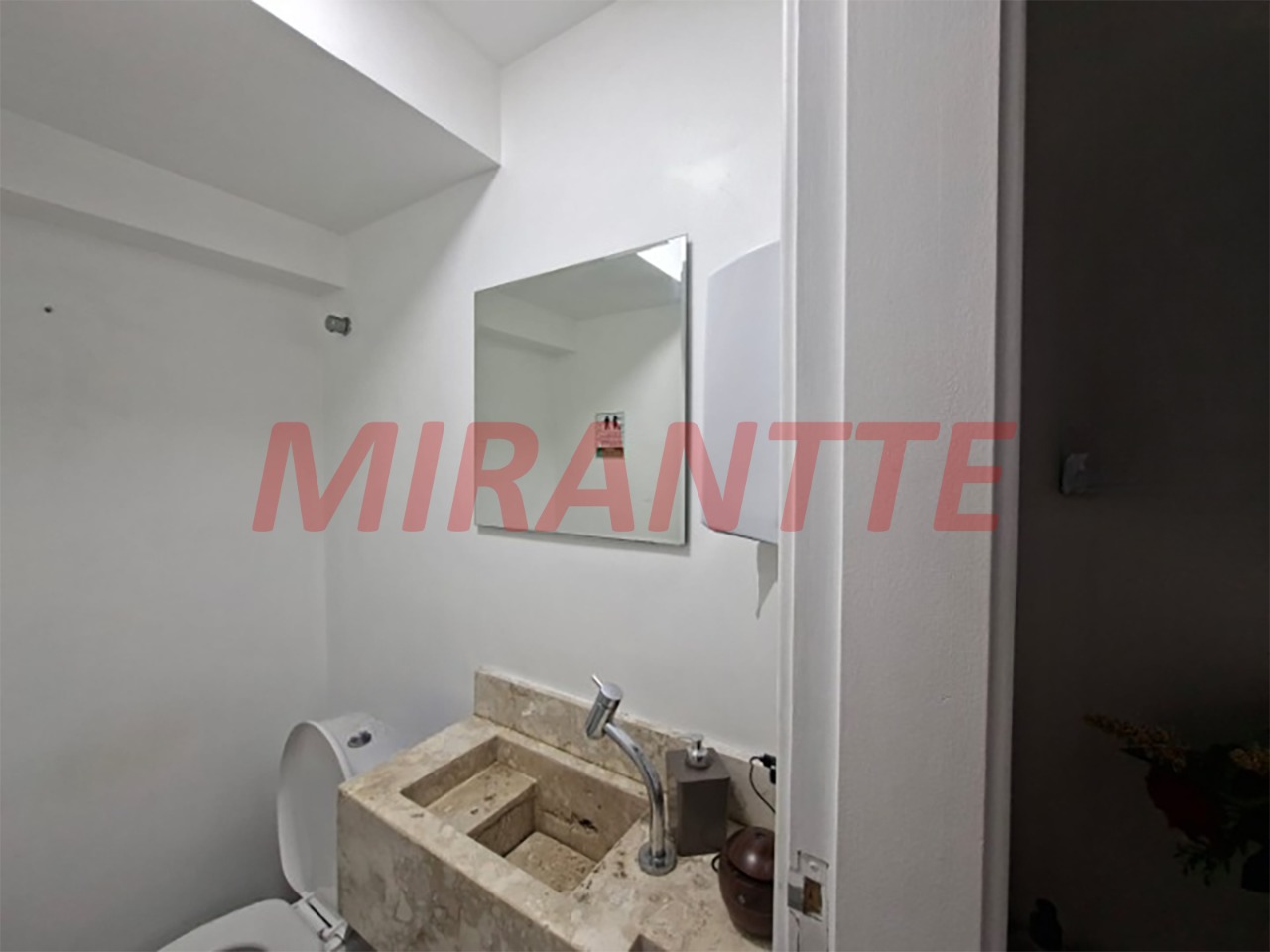Conjunto comercial de 56m² em Santana