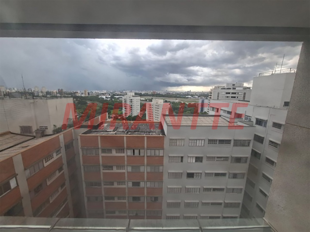 Conjunto comercial de 56m² em Santana