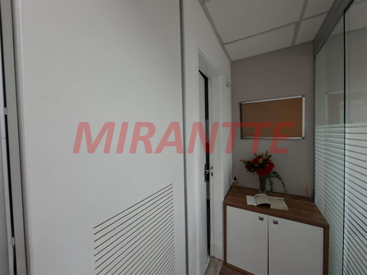 Conjunto comercial de 56m² em Santana
