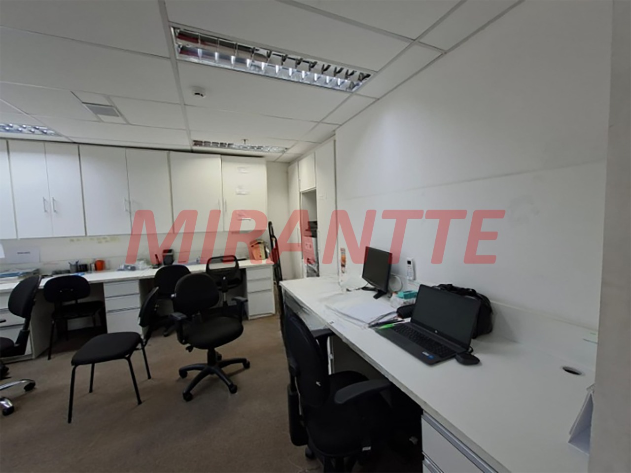 Conjunto comercial de 56m² em Santana
