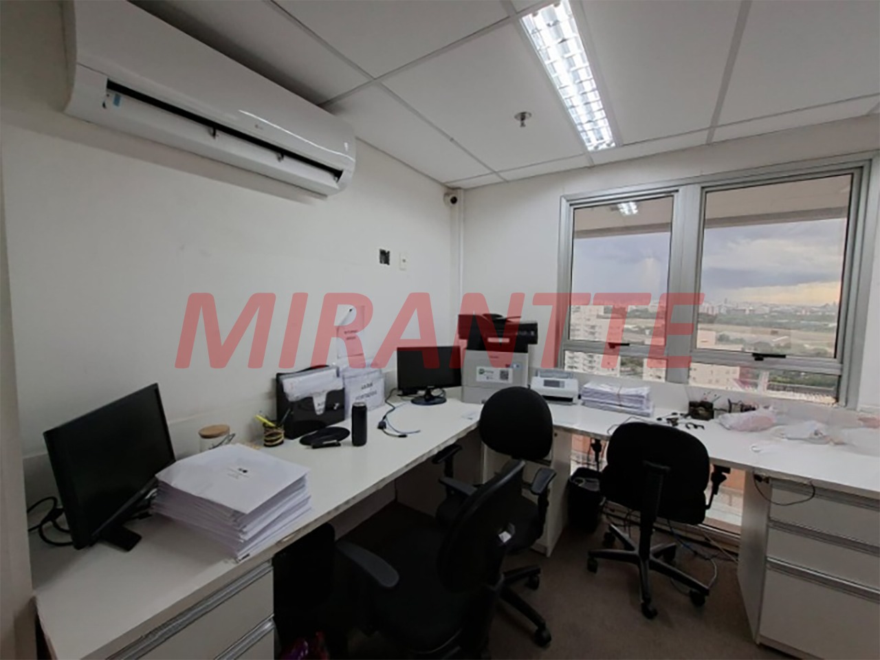 Conjunto comercial de 56m² em Santana