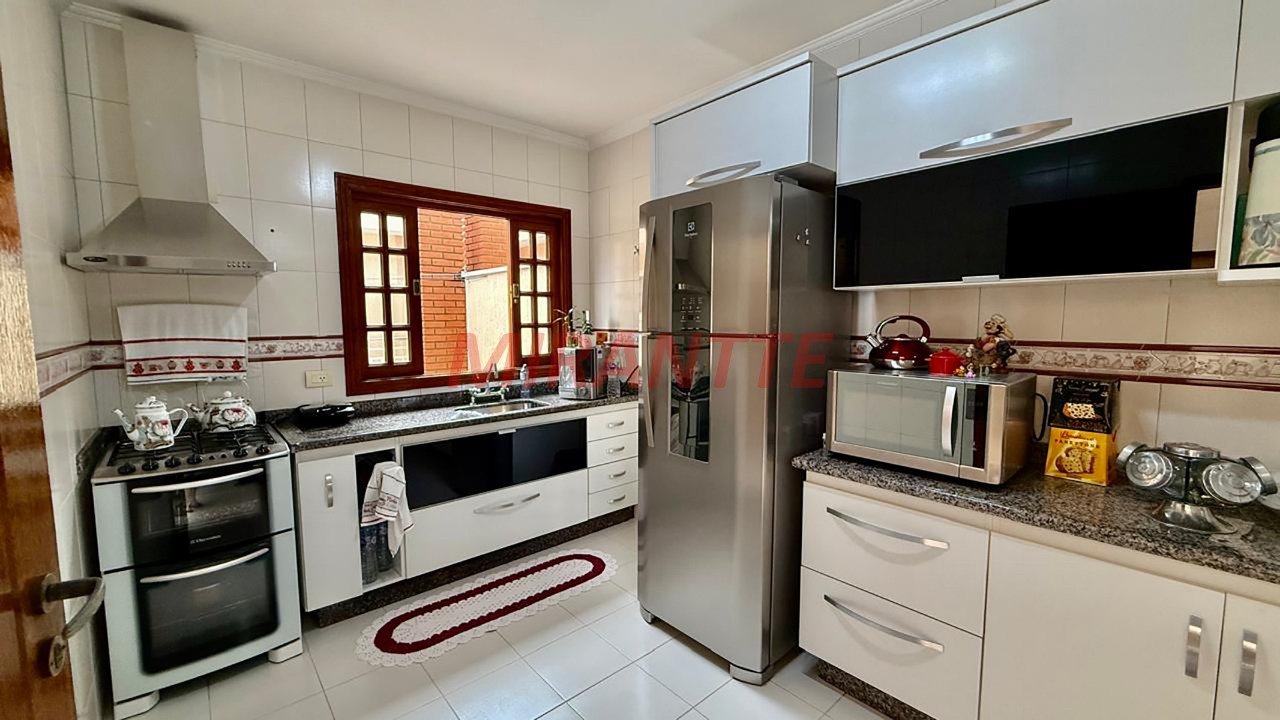 Sobrado de 235m² com 3 quartos em Vila Maria Alta