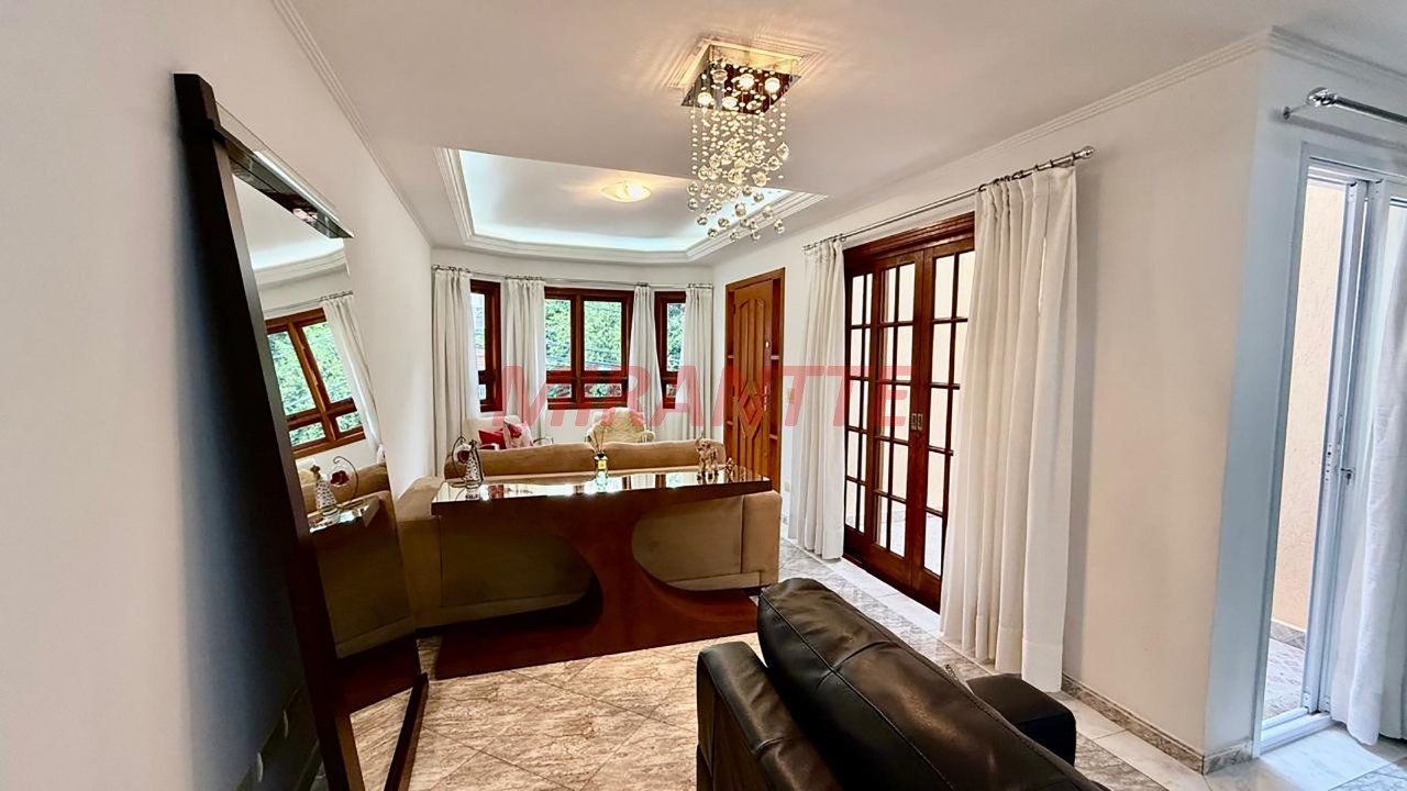 Sobrado de 235m² com 3 quartos em Vila Maria Alta