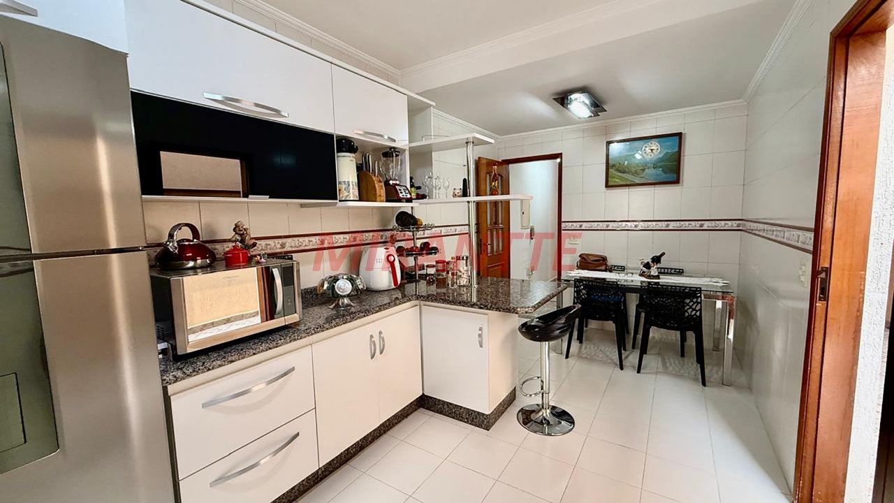 Sobrado de 235m² com 3 quartos em Vila Maria Alta