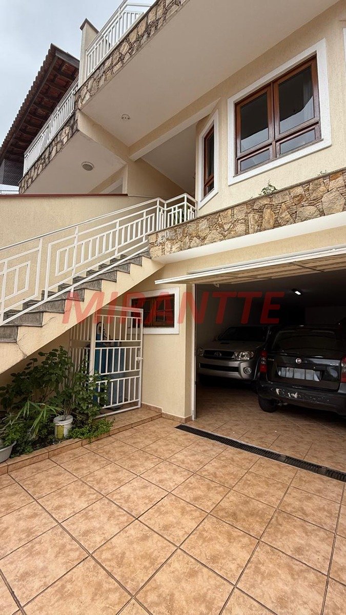Sobrado de 235m² com 3 quartos em Vila Maria Alta