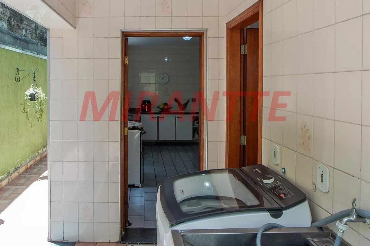 Sobrado de 130m² com 3 quartos em Vila Mazzei