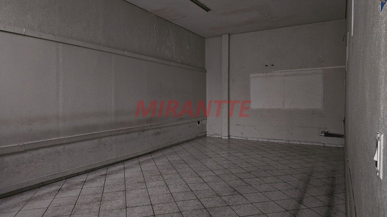 Comercial de 250m² em Santana