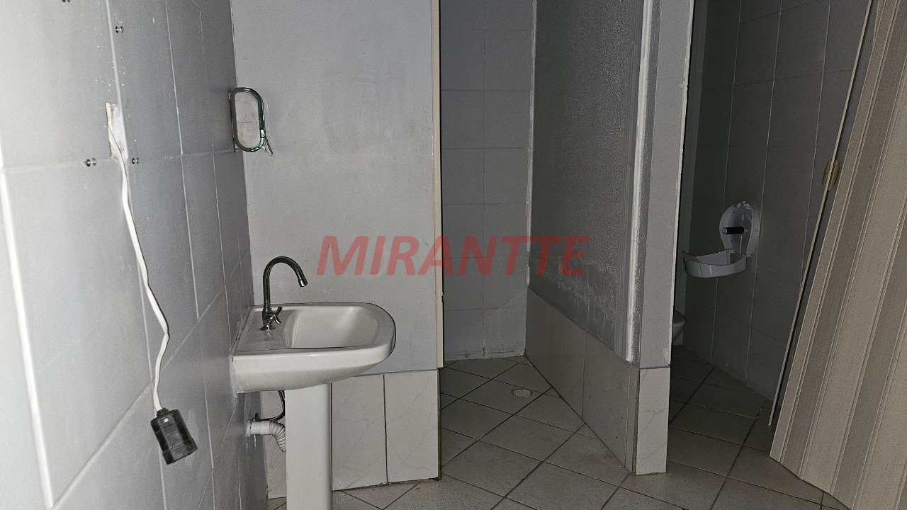 Comercial de 250m² em Santana