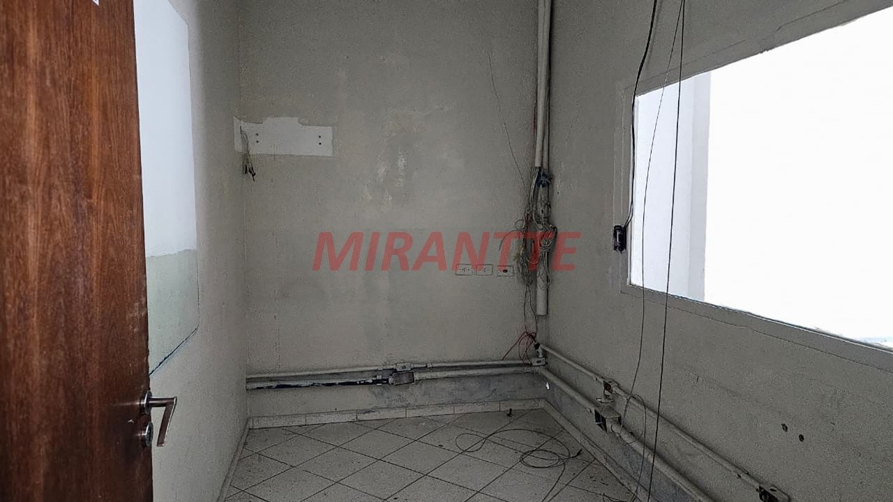 Comercial de 250m² em Santana