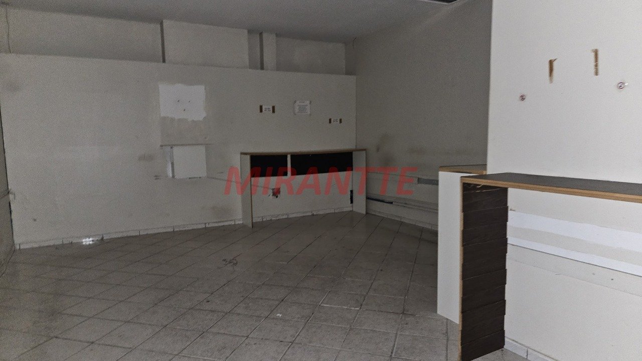 Comercial de 250m² em Santana