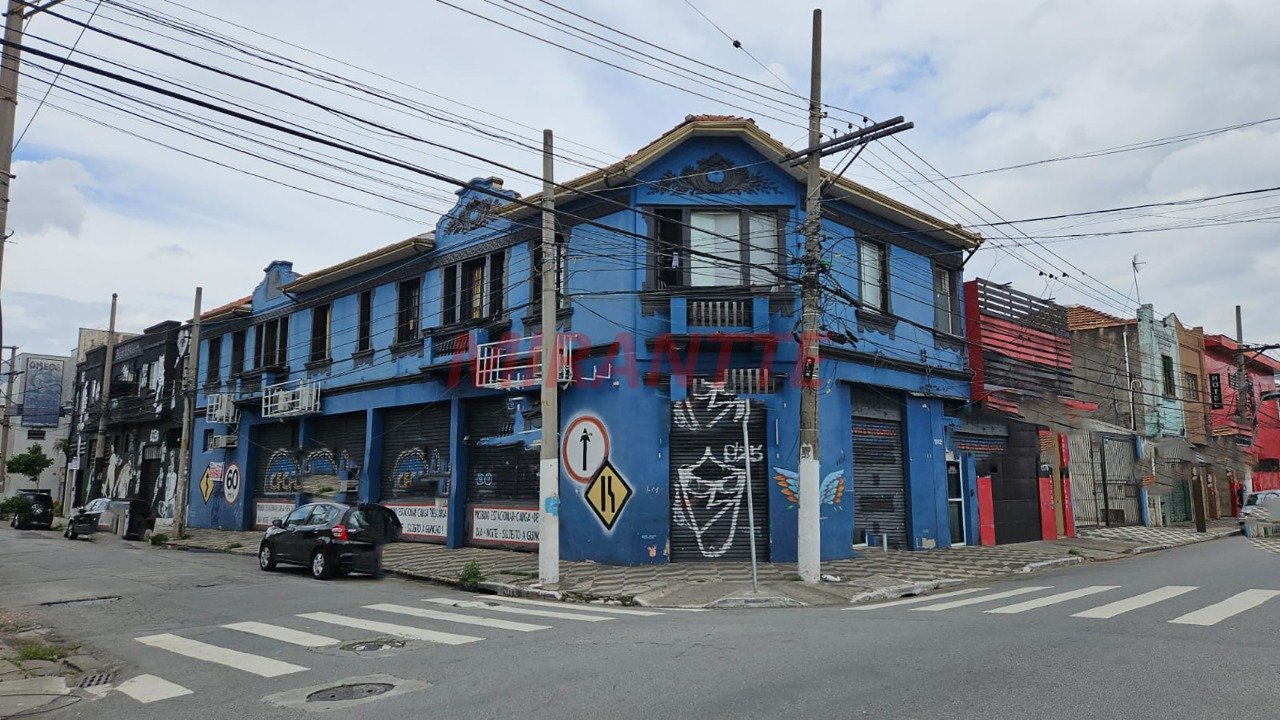 Comercial de 250m² em Santana
