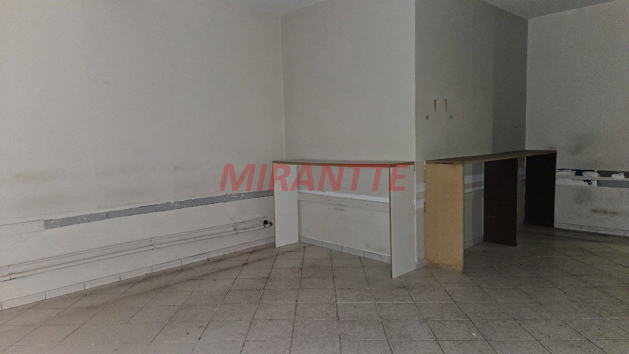 Comercial de 250m² em Santana
