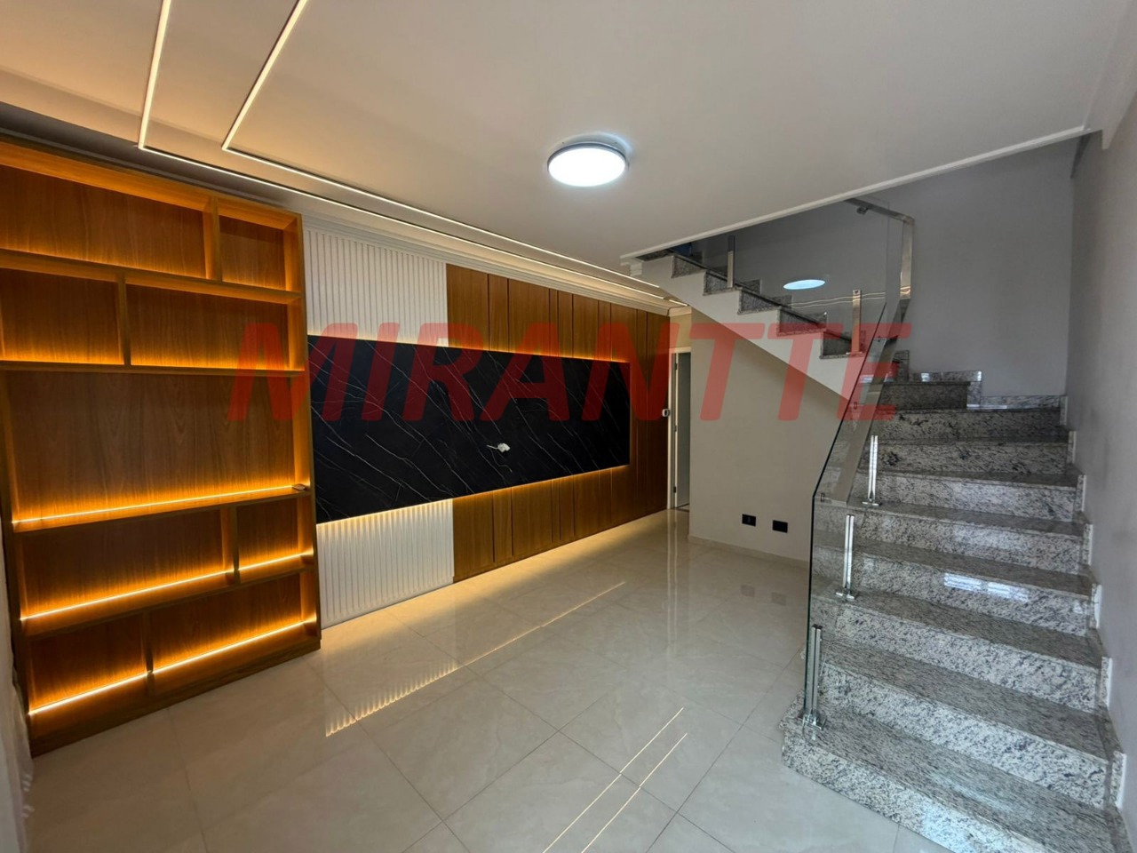 Sobrado de 92m² com 3 quartos em Parada Inglesa